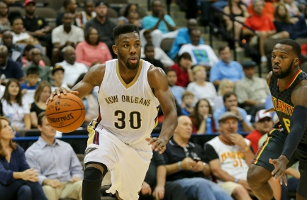 冰火对决：鹈鹕能否在火箭主场逆袭？