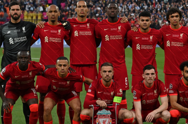 利物浦欧冠征途：逆境中绽放的坚韧之花