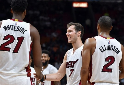 尼克斯VS热火：双核对决，谁能主宰圣诞前哨战？