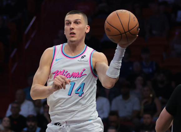 热火：逆境中淬炼的铁血征程