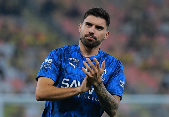 曼联冬窗锁定双中场目标 1500万镑追内维斯