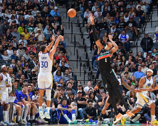 马刺主场豪取11胜2负，唯一克星竟是勇士