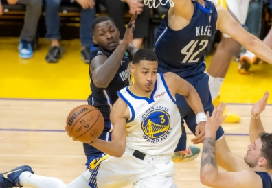 圣诞夜甲骨文球馆：勇士“复仇”战，独行侠“青春风暴”来袭