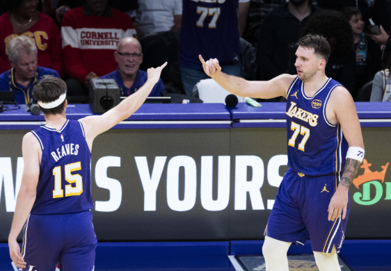 东契奇豪宅约战里夫斯 胜负之争笑料十足