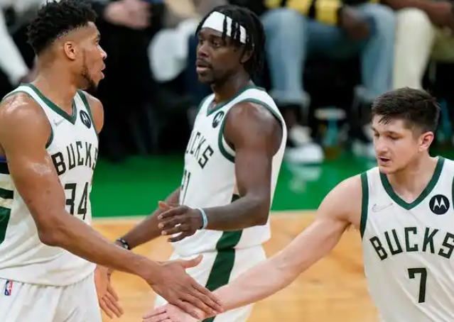 雄鹿：从冠军荣光到客场泥潭的挣扎与求索