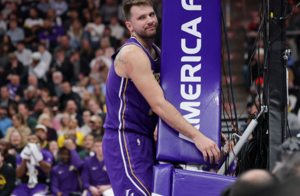 湖人圣诞大战伤病报告出炉 核心战力存疑