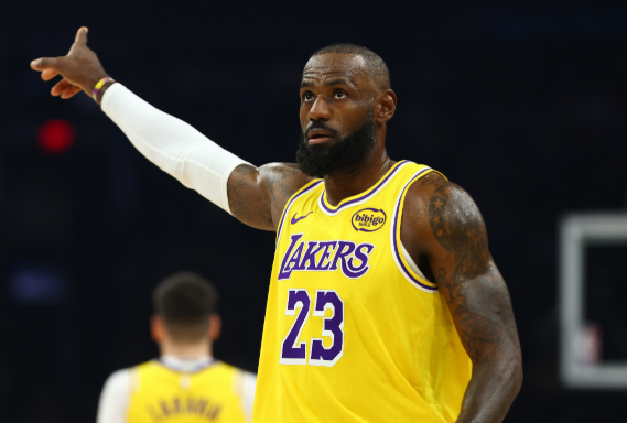 苏群点评湖火圣诞大战：湖人从头松到尾 三体结构缺稳定