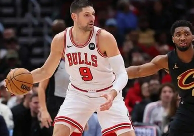 字母哥VS公牛群狼：雄鹿主场能否终结连败颓势？