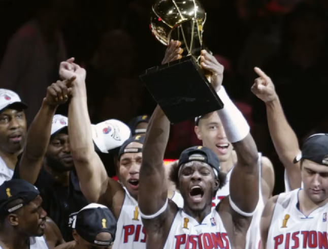 活塞逆袭：从鱼腩到劲旅的蜕变之路