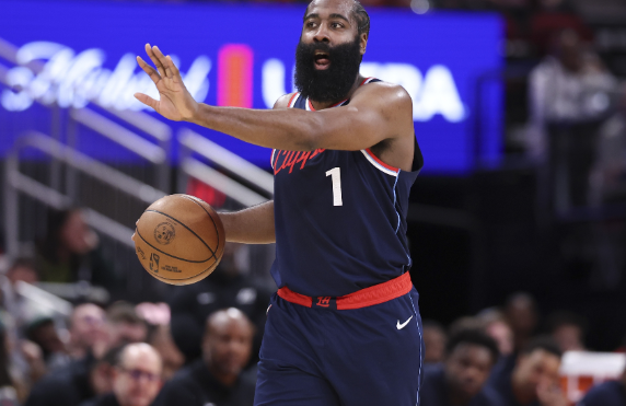 状态低迷！哈登12分钟3失误 正负值-10拖累快船