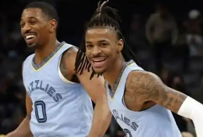 跨年攻防战：灰熊铁血防线硬碰76人三分手雨