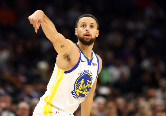 空砍39分后仍存疑！库里谈背靠背出战：身体无碍但需评估