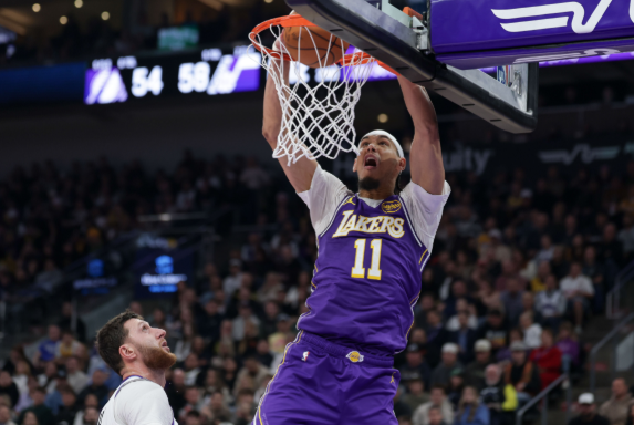 雪上加霜！海斯脚踝伤缺湖人战国王 内线轮换再遭考验