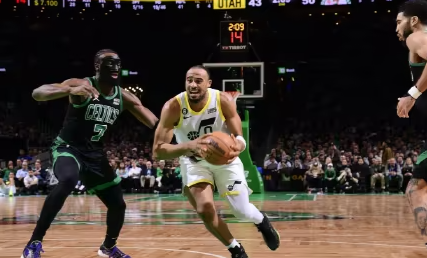 盐湖城高原鏖兵：爵士残阵硬撼绿军铁骑