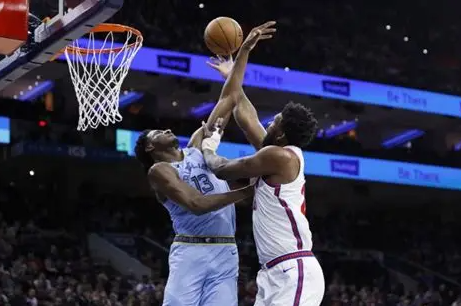 跨年夜残阵灰熊死磕76人三巨头