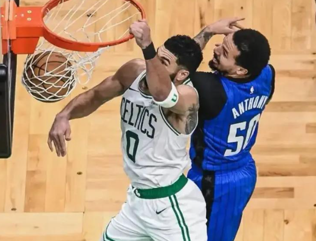 绿衫军：在逆境与荣耀间踏歌而行