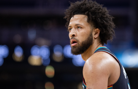 青年军肆虐湖人，王子星点出活塞崛起关键