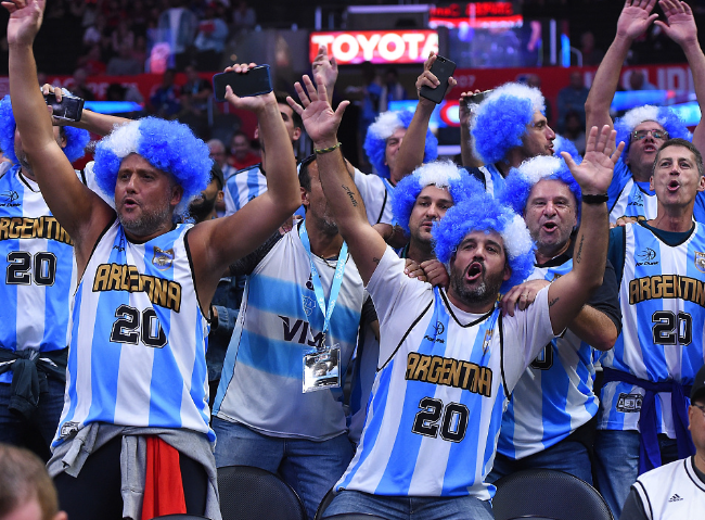 魔术：在逆境与高光中踏浪前行