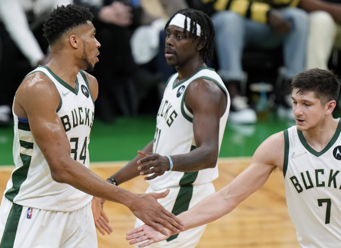 雄鹿：逆境中展翅，赛场书写传奇