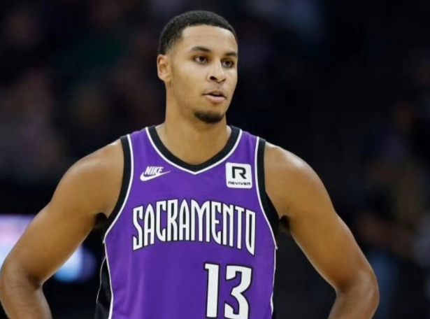 国王：在挣扎中寻找破局之光