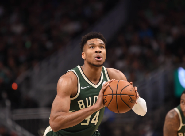 雄鹿：逆风展翅，书写赛场传奇