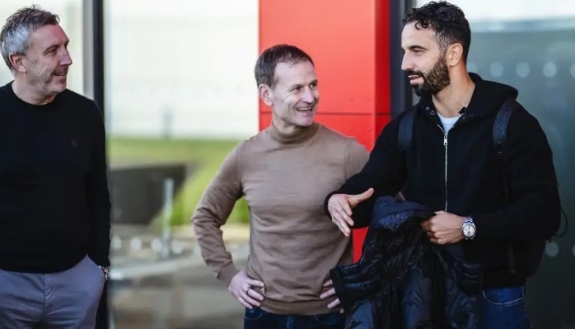 前总监因拒聘阿莫林被炒 曼联帅位危机背后是高层失序