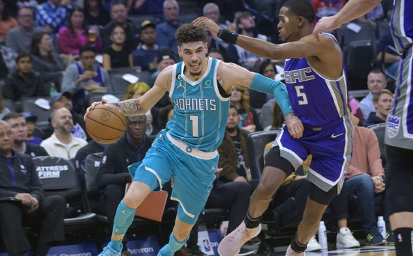 国王队：逆境中追寻曙光，赛场书写坚韧篇章