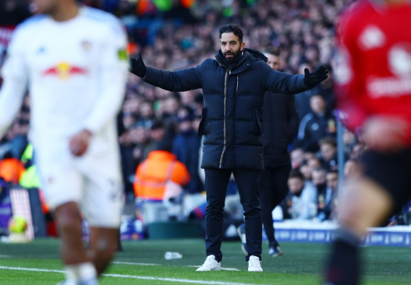 名记批曼联权责混乱：阿莫林言多失威 高层沉默失职