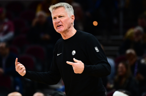 苏群点评勇士胜爵士:科尔精心策划 战略性轮休显无奈