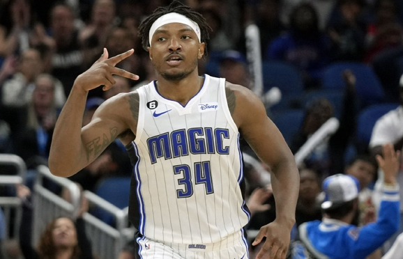 奇才“青春风暴”：逆境中绽放的赛场光芒