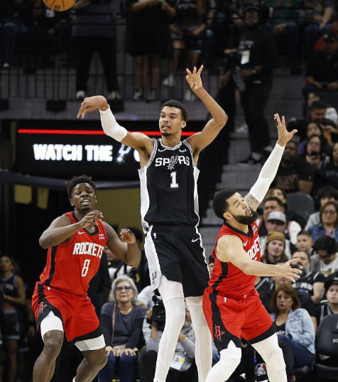 0.1秒定生死！伊森补篮超时 开拓者险胜火箭豪取四连胜