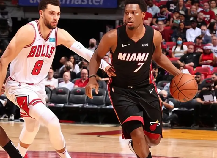 荒诞一幕！公牛主场变“水帘洞”，热火战公牛遇史诗级延期，空调失灵雪上加霜