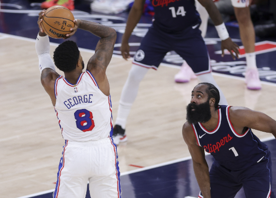 快船：在起伏中探寻季后赛曙光