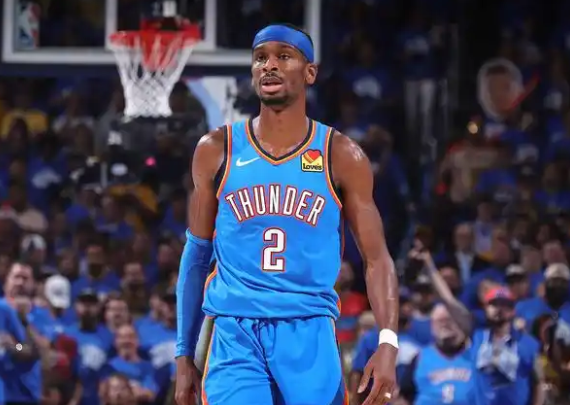 雷霆风暴：卫冕冠军的荣耀征途与荆棘挑战