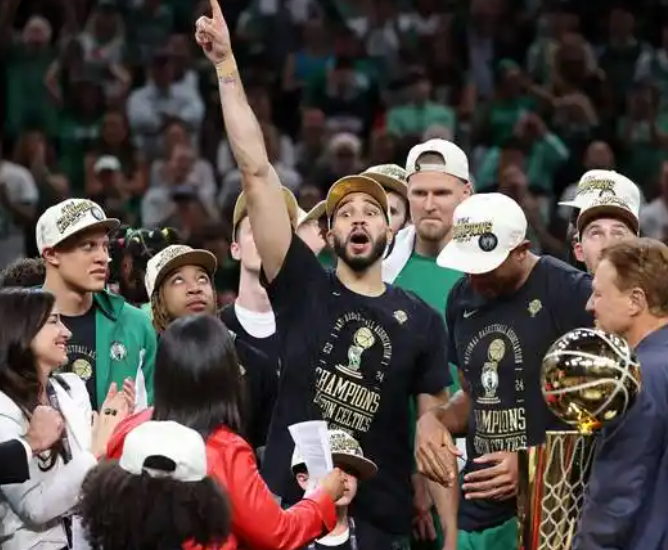 冰火两重天！埃奇库姆的惜败一课，新秀成长必经荆棘路