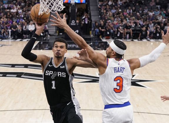 马刺：逆境中崛起，赛场书写传奇