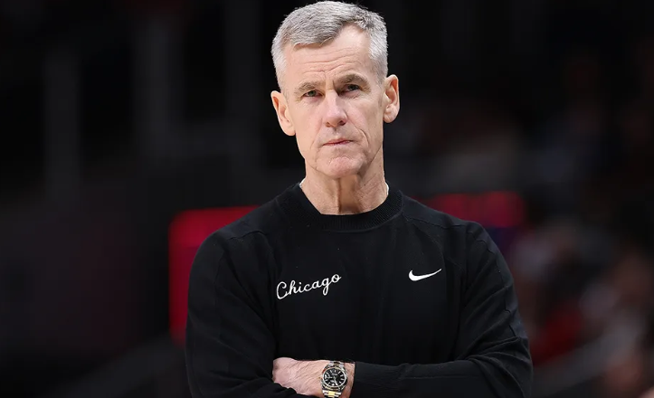 多诺万盛赞敌营新星 弗拉格全能表现征服对手主帅