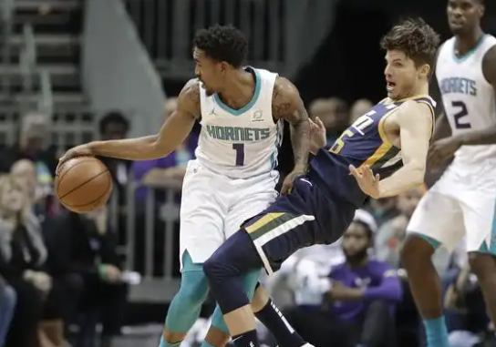 爵士：逆境中挣扎，曙光待现