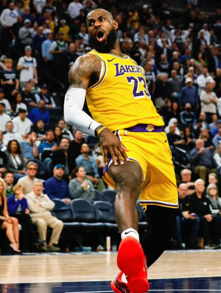 史密斯致命双三分定乾坤！火箭险胜公牛终结三连败 重返西部第六