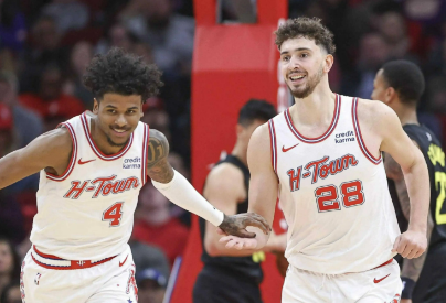 火箭锋线群硬碰鹈鹕天赋军：青春风暴能否掀翻西部弱旅？