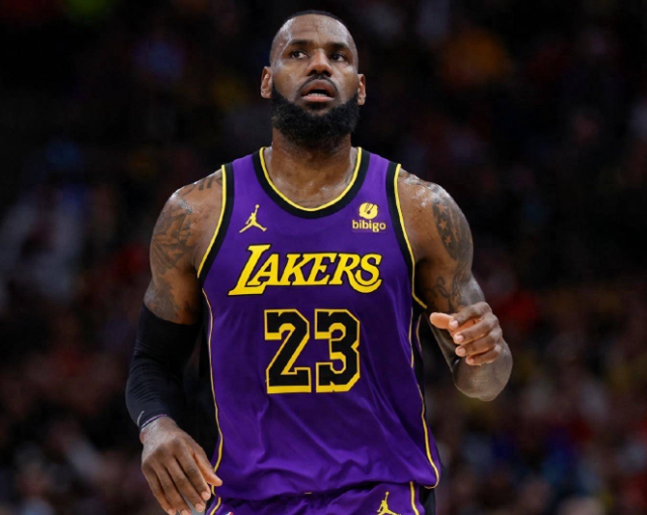 主场惨败雷霆，阿门-汤普森16中4成缩影，火箭新星陷投篮困局