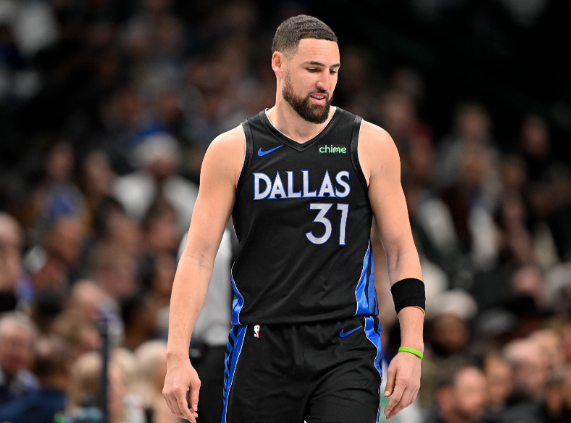 三分封神超利拉德 克莱替补爆发助独行侠领跑