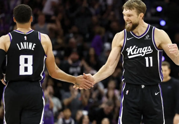 国王：逆境中崛起，赛场绽放新光芒