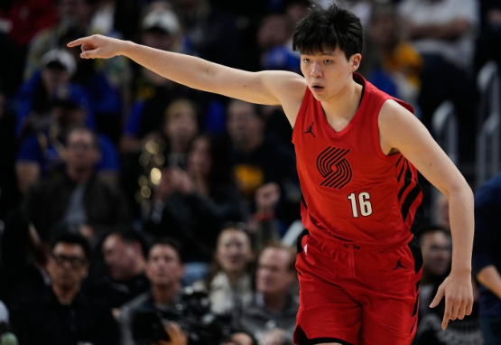 传奇见证：詹姆斯对决联盟33.8%球员