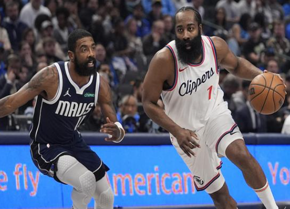 灰熊：逆境中展翅，坚韧铸就荣光