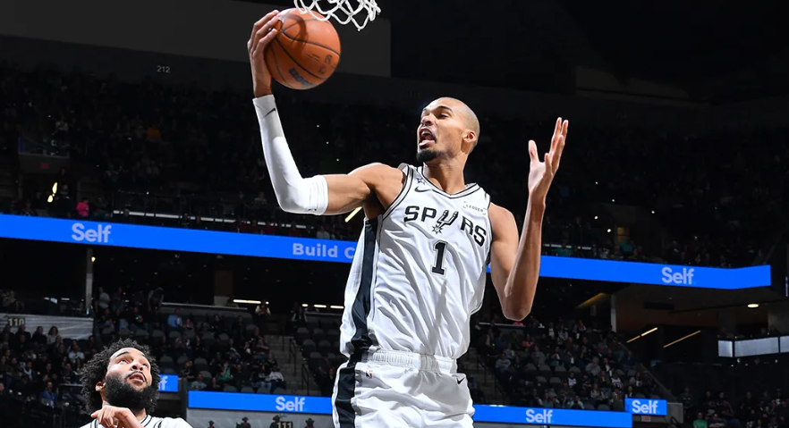 文班封神追传奇 马刺三连胜稳坐西部次席