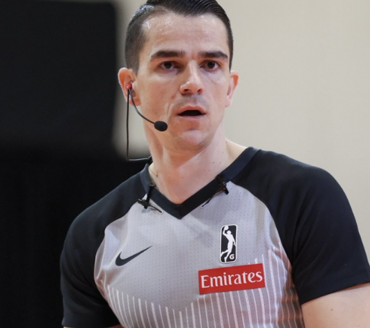 NBA裁判通讯系统二期测试启动 全程实时沟通优化执裁