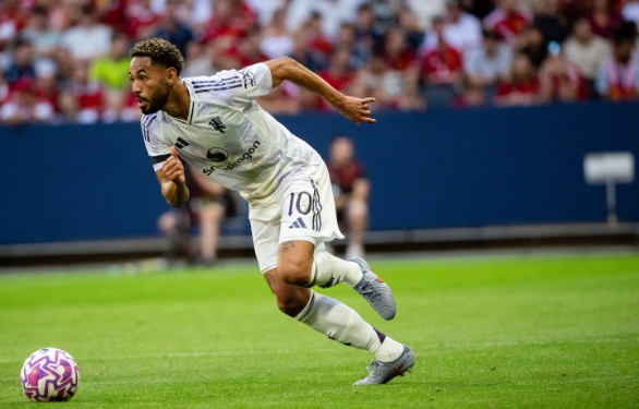 库尼亚研习巴西柔术 凶悍球风再添底气