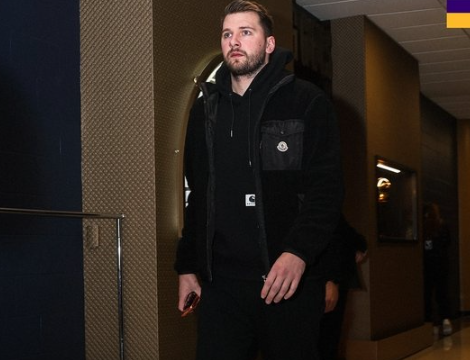 湖人官推晒“黄金时段穿搭” 客场战掘金气场拉满