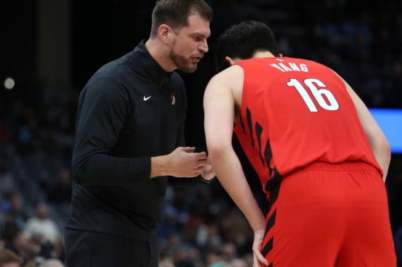 杨毅双面点评斯普利特 杨瀚森为战绩牺牲